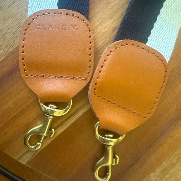 Moyen Messenger Natural Woven Checker Handbag - Picture 12 of 13